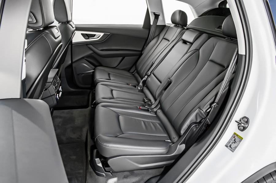 Интерьер Audi Q7 TFSI Quattro (4M) 2016 года  (LA) (фото 23 из 40)